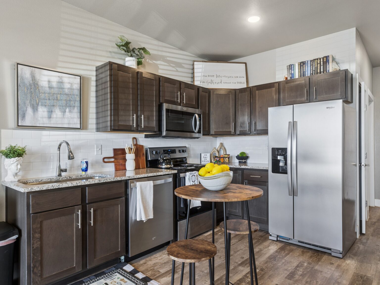 Studio: Kitchen